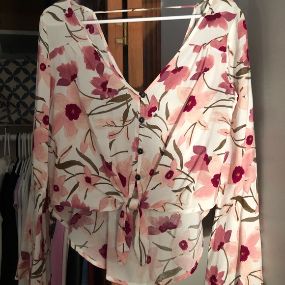 Tops - Floral blouse with buttons